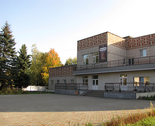 фото фасада базы отдыха Silvanian-hotel